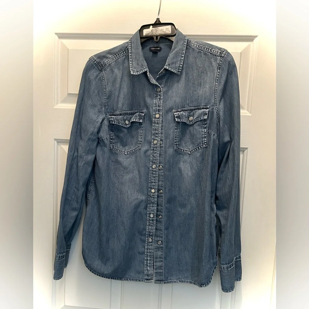 *Like New* J.Crew Woman’s Classic “Western Pearl Snap” Indigo Blue Denim Shirt - Picture 3 of 15